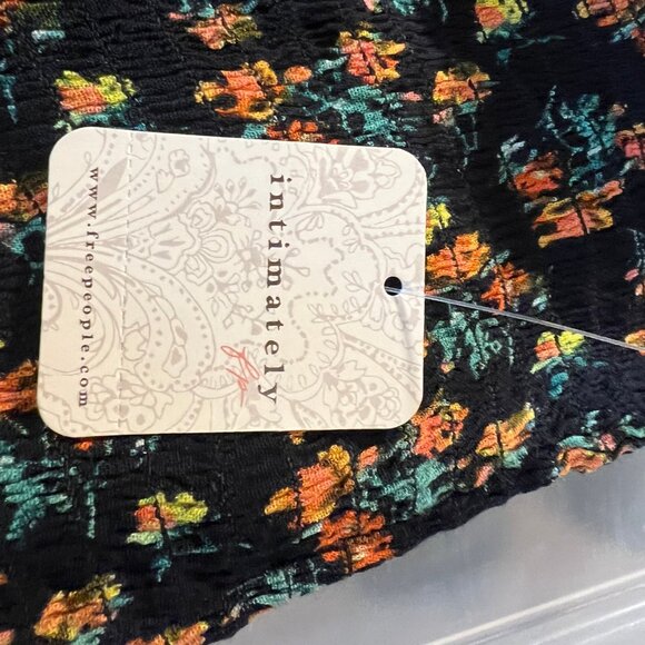 FREE PEOPLE BRAND NEW MAIA SMOCKED SHORTS M Medium - Picture 6 of 13